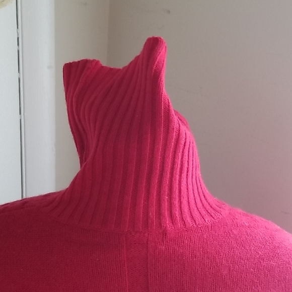 Red turtleneck sweater by ORVIS - Picture 3 of 5